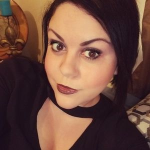 Meet your Posher, Kenzie